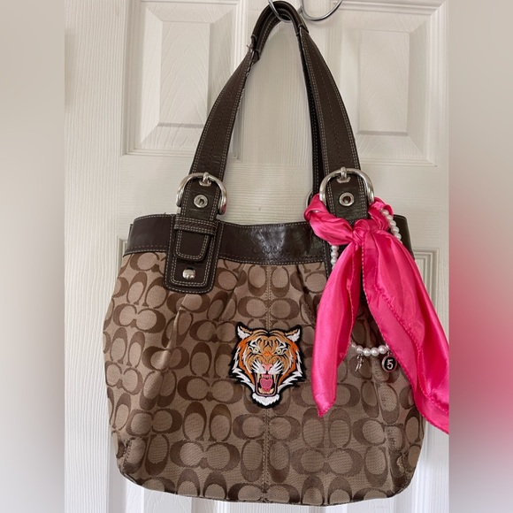 UPSTYLED, Vintage Coach Monogram Large Tote-COA - Picture 2 of 8